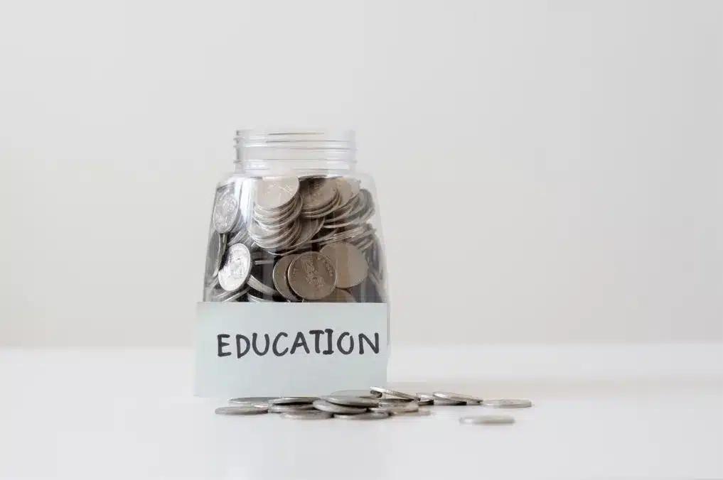 3 Stocks Building Strength: Ryvyl (RVYL), Hillcrest Energy Technologies (HLRTF), Aether Holdings (ATHR)